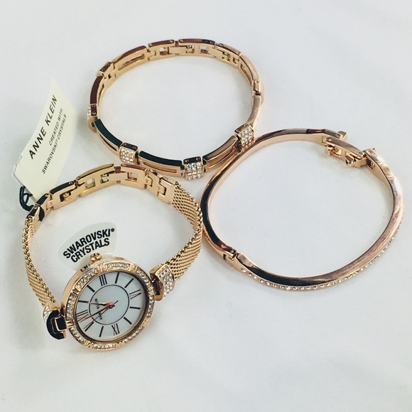 Anne Klein Women\'s Swarovski Crystal Fashion Watch